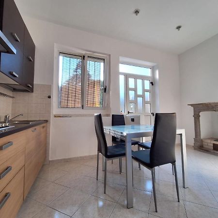 Appartamento La Casa Dei Nonni Malnate Extérieur photo