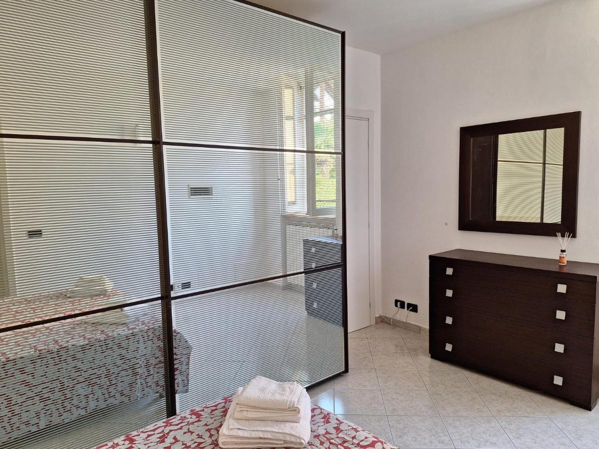 Appartamento La Casa Dei Nonni Malnate Extérieur photo